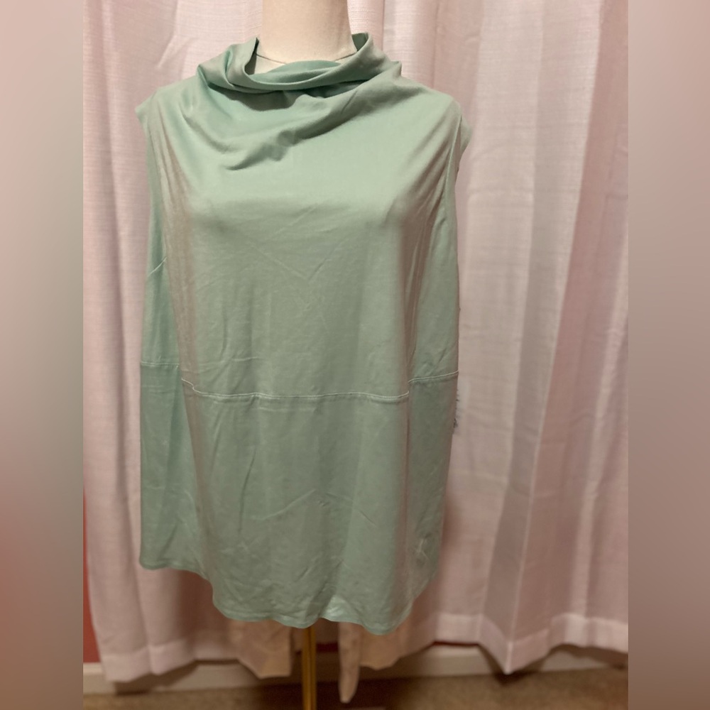NWT!  2x sleeveless top